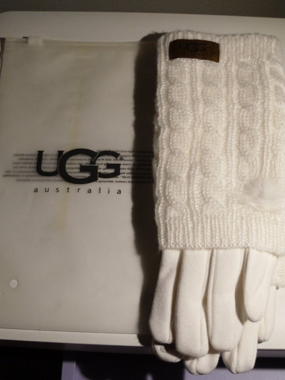 UGG women's gloves white new